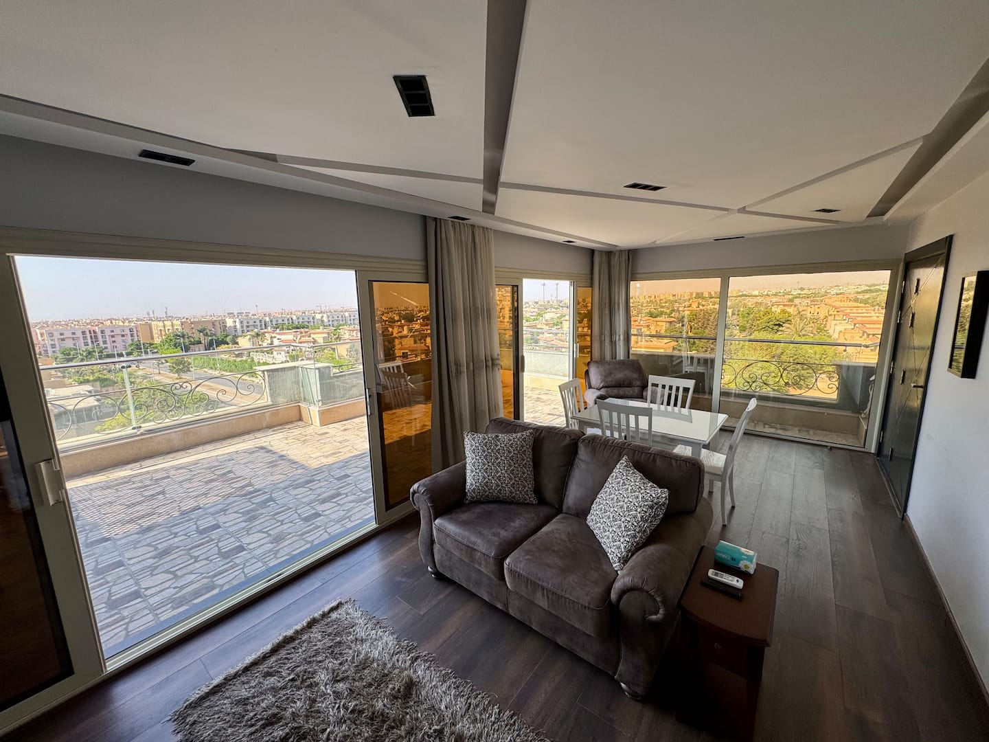 1BR rooftop apartment with city views